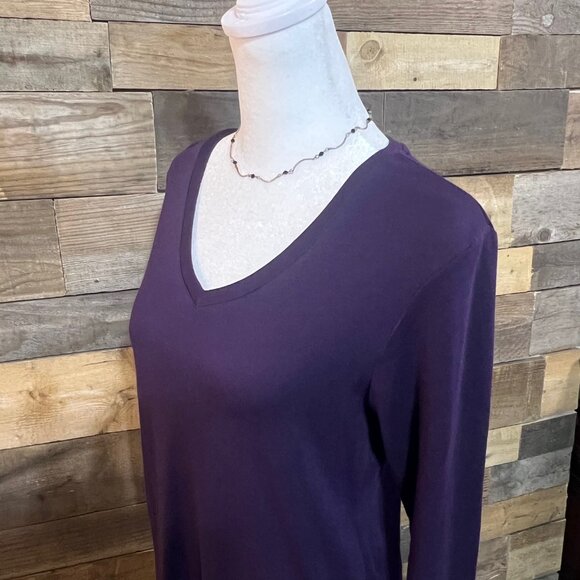 Eddie Bauer Purple Women's V Neck top Size Medium - Picture 5 of 10